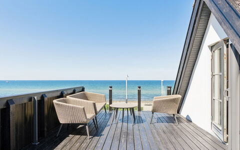 Susan - 20M from the Sea: Wood, Roof, Architecture, Home, House, Cottage, Siding, Hardwood, Slope, Estate