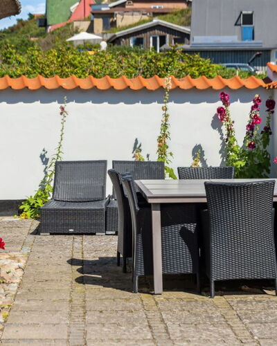 Susan - 20M from the Sea