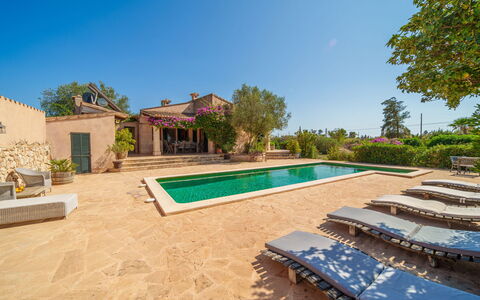 San Blai Llum de Sal: Sky, Plant, Swimming Pool, Building, Water, Tree, Shade, Leisure, Landscape, House