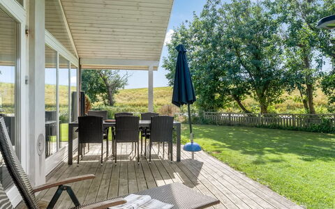 Alvina - 45M from the Sea: Porch, Land Lot, Home, Shade, Garden, Cottage, Deck, Lawn, Hardwood, Chair
