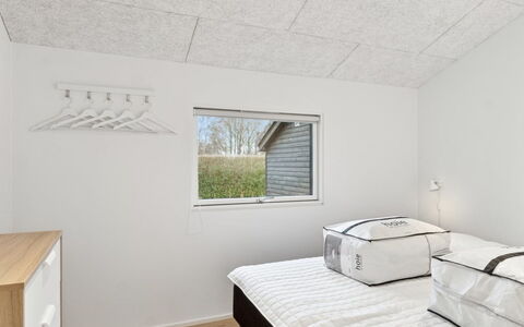 Christian - 600M from the Sea: Wood, Ceiling, Floor, Room, Bedroom, Light Fixture, Daylighting, Bedding, Plaster