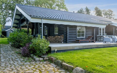 Sighfrith - 1.4Km from the Sea: Roof, Home, House, Cottage, Siding, Porch, Door, Garden Buildings, Shade, Farmhouse