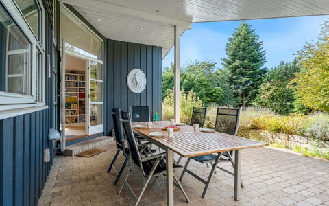 Nashota - 600M from the Sea: Wood, Roof, Architecture, Home, House, Cottage, Siding, Hardwood, Slope, Estate