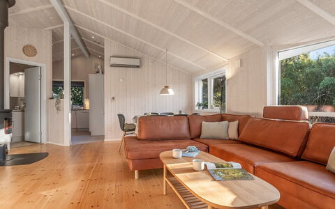 Nashota - 600M from the Sea: Wood, Roof, Architecture, Home, House, Cottage, Siding, Hardwood, Slope, Estate
