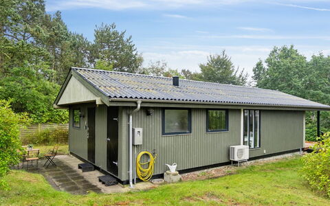 Lavrans - 1Km from the Sea: Roof, House, Home, Cottage, Door, Siding, Deck, Porch, Plank, Hardwood