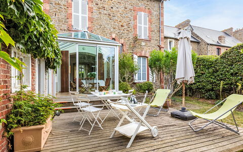 La Solaine: Plant, Furniture, Property, Sky, Chair, Building, Window, Lighting, Outdoor Furniture, Cloud