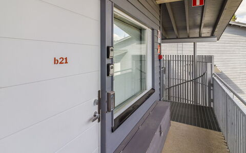 Vuosselin Helmi B21: Composite Material, Apartment, Siding, Metal, Concrete, Daylighting, Aluminium, Home Door