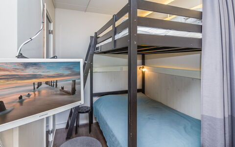 Vuosselin Helmi B21: Flooring, Floor, Interior Design, Bunk Bed, Wood, Bedroom, Ceiling, Bed, Furniture, Room