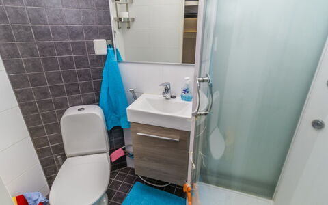 Vuosselin Helmi B21: Plumbing Fixture, Bathroom, Toilet Seat, Toilet, Sink, Flooring, Floor, Bathroom Sink, Tap, Plumbing