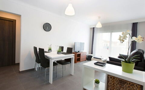 Empuriabrava 218: Room, Property, Furniture, Interior Design, Building, Floor, House, Table, Real Estate, Living Room