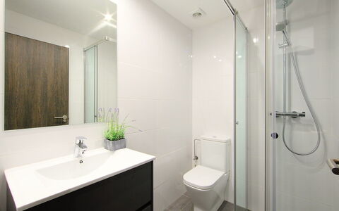 Empuriabrava 218: Bathroom, Property, Room, Interior Design, Plumbing Fixture, Ceiling, Architecture, Building, Tile, Tap