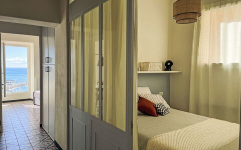Mareviglia - Meereswunder: Property, Furniture, Building, Wood, Comfort, Interior Design, Floor, Door, Bed Frame