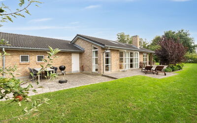 Agneta - 150M from the Sea