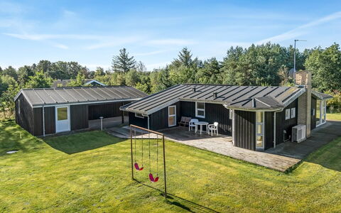 Martina - 500M from the Sea: Grass, Grassland, Land Lot, Cottage, Rural Area, Meadow, Garden Buildings, Garden, Shed