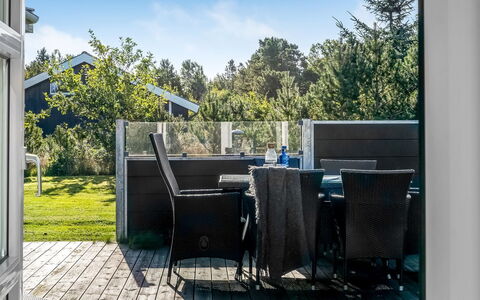 Martina - 500M from the Sea: Grass, Grassland, Land Lot, Cottage, Rural Area, Meadow, Garden Buildings, Garden, Shed
