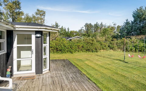 Martina - 500M from the Sea: Grass, Grassland, Land Lot, Cottage, Rural Area, Meadow, Garden Buildings, Garden, Shed