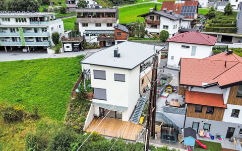 Urgen Living: Plant, Building, Property, Window, Land Lot, Urban Design, House, Tree, Neighbourhood, Grass