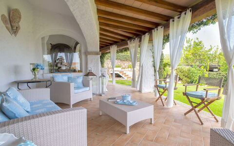 Smeralda: Furniture, Property, Table, Couch, Plant, Architecture, Interior Design, Floor, Comfort, Living Room