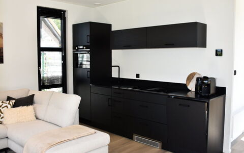 Villa Bloomingdale: Cabinetry, Furniture, Building, Property, Comfort, Houseplant, Wood, Countertop, Flooring, Interior Design