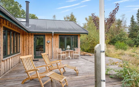 Duco - 780M from the Sea: Siding, Daylighting