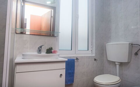 Surfers Inn 2: Mirror, Plumbing Fixture, Bathroom Cabinet, Tap, Sink, Property, Bathroom Sink, Bathroom, Purple, Toilet Seat