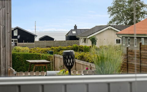Dagh - 100M from the Sea: Building, Wood, House, Roof, Architecture, Home, Residential Area, Siding, Land Lot, Cottage