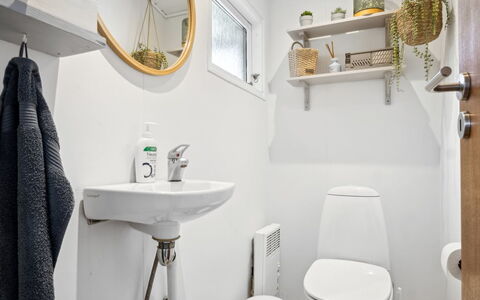 Dagh - 100M from the Sea: Wall, Toilet Seat, Interior Design, Flooring, Floor, Toilet, Plumbing Fixture, Room, Bathroom, Plumbing