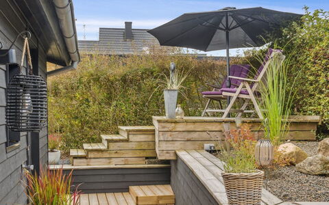 Dagh - 100M from the Sea: Wood, Shrub, Flowerpot, Garden, Home, Deck, Composite Material, Outdoor Furniture, Hardwood