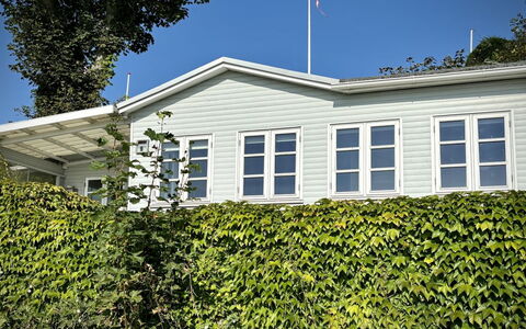 Drifa - 20M from the Sea: House, Home, Roof, Residential Area, Cottage, Estate, Farmhouse, Lawn, Landscaping, Siding