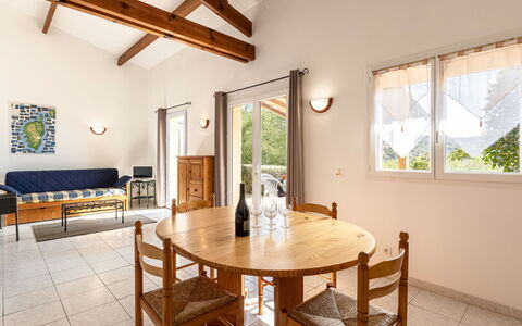 Bonifacio 200: Table, Furniture, Property, Window, Wood, Interior Design, Chair, Plant, Floor