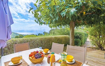 Bonifacio 200: Table, Food, Tableware, Property, Furniture, Plant, Cloud, Sky, Outdoor Furniture, Interior Design