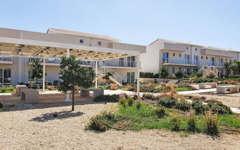 Sogno di Emanuel: Plant, Sky, Property, Building, Land Lot, Urban Design, Tree, Real Estate, Residential Area, Landscape