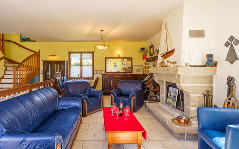 La Mouette Bleue: Furniture, Couch, Property, Table, Blue, Azure, Picture Frame, Building, Studio Couch, Interior Design