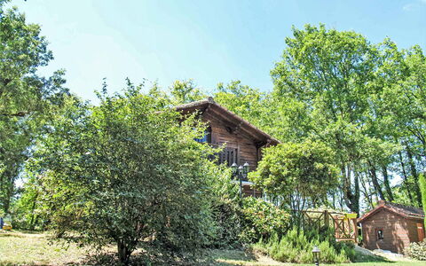 L'Eglantier: Plant, Sky, Plant Community, Natural Environment, Natural Landscape, Building, Cloud, Tree, Land Lot, House