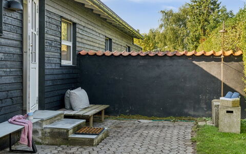 Frede - 1Km from the Sea: Roof, House, Home, Cottage, Door, Siding, Deck, Porch, Plank, Hardwood