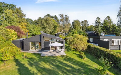 Annlisa - 750M from the Sea