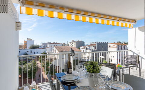 Empuriabrava 530: Sky, Tableware, Cloud, Table, Window, Architecture, Flowerpot, Building, Shade, Urban Design