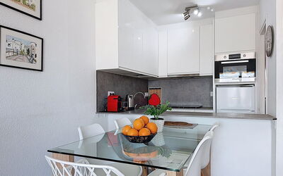 Accommodation:&nbsp;Pattaya 530.8