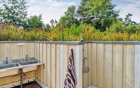 Vamika - 300M from the Sea: Wood, Composite Material, Wood Stain, Backyard, Garden, Hardwood, Plank, Fence, Deck, Yard