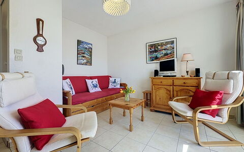Accommodation:&nbsp;Port Saint-Jacques 200.4