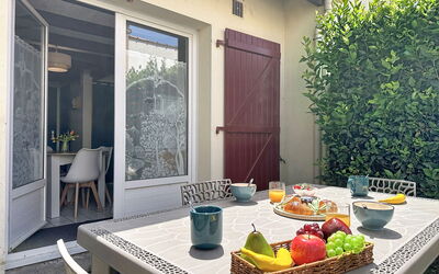 Accommodation:&nbsp;Port Saint-Jacques 200.2