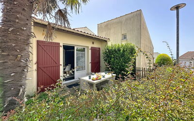 Accommodation:&nbsp;Port Saint-Jacques 200.2