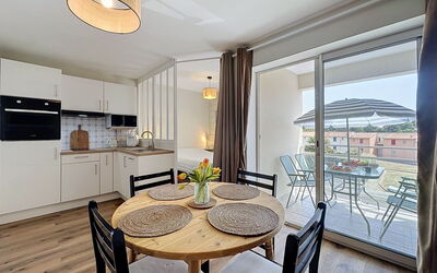 Accommodation:&nbsp;Port Saint-Jacques 200.3