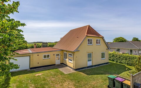 Slavomira - 12Km from the Sea: Blue, Shrub, Cottage, Groundcover, Garden, Estate, Shade, Landscaping, Farmhouse, Eco Hotel