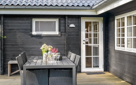 Evi - 500M from the Sea: Grass, Grassland, Land Lot, Cottage, Rural Area, Meadow, Garden Buildings, Garden, Shed