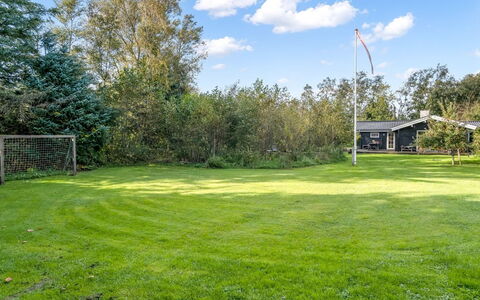 Evi - 500M from the Sea: Grass, Grassland, Land Lot, Cottage, Rural Area, Meadow, Garden Buildings, Garden, Shed