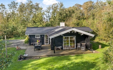 Evi - 500M from the Sea: Grass, Grassland, Land Lot, Cottage, Rural Area, Meadow, Garden Buildings, Garden, Shed