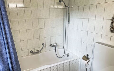 Chalet Tannengüetli: Plumbing Fixture, Shower Head, Tap, Bathroom, Shower, Bathtub, Interior Design, Floor