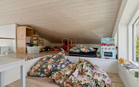 Hening - 50M from the Sea: Grass, Wood, Rural Area, Shrub, Cottage, Roof, Plain, Land Lot, Home, Groundcover