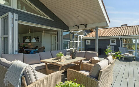 Hening - 50M from the Sea: Grass, Wood, Rural Area, Shrub, Cottage, Roof, Plain, Land Lot, Home, Groundcover